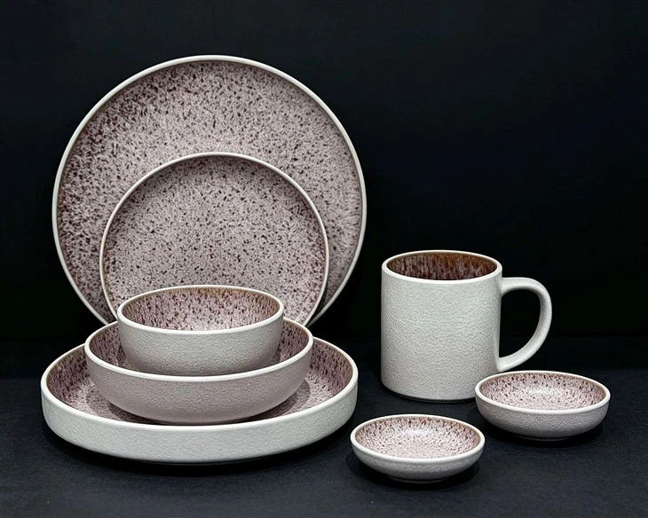 Stoneware tableware set 1